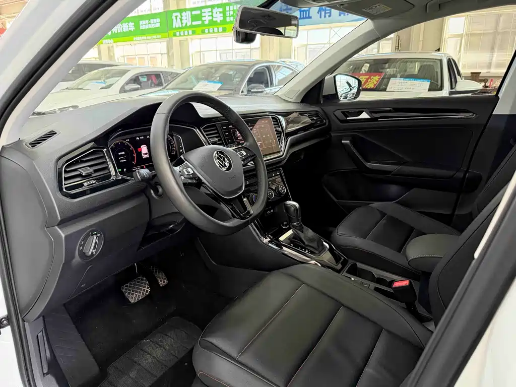 Volkswagen T-Roc — миниатюра 7