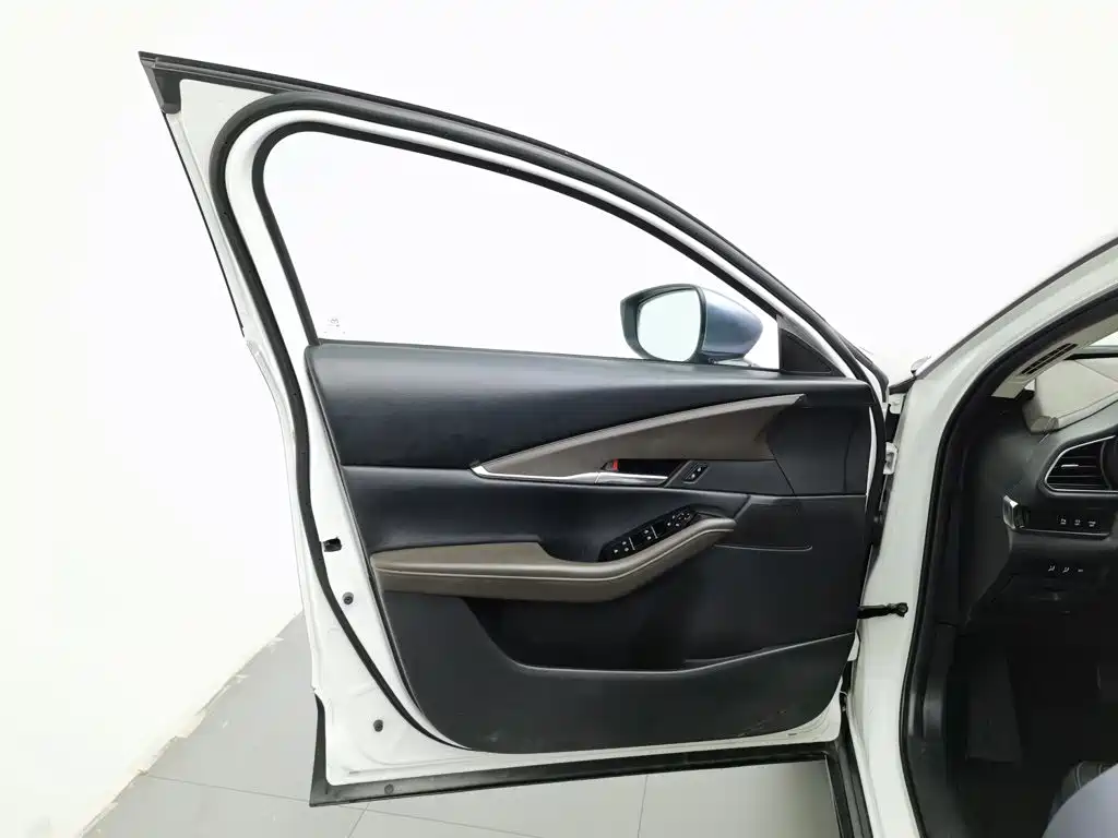 Mazda CX-30 — миниатюра 8