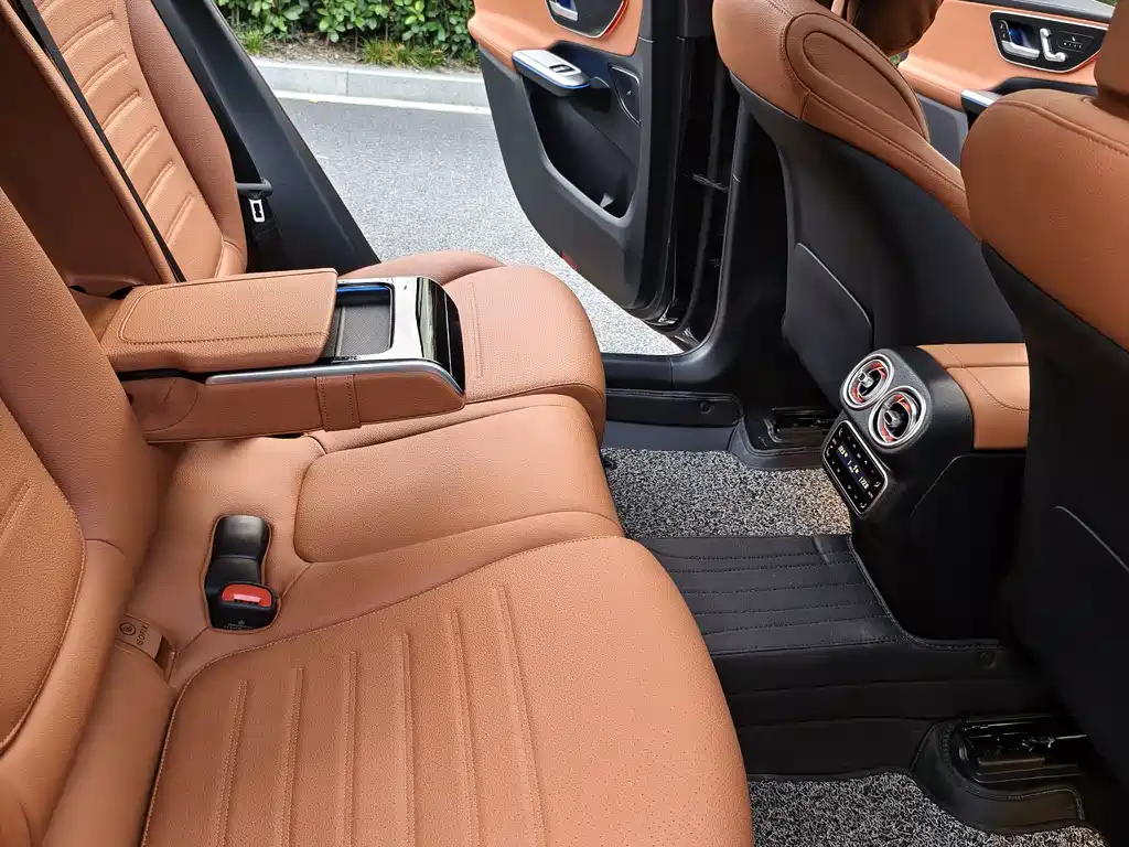 Mercedes-Benz GLC — миниатюра 12