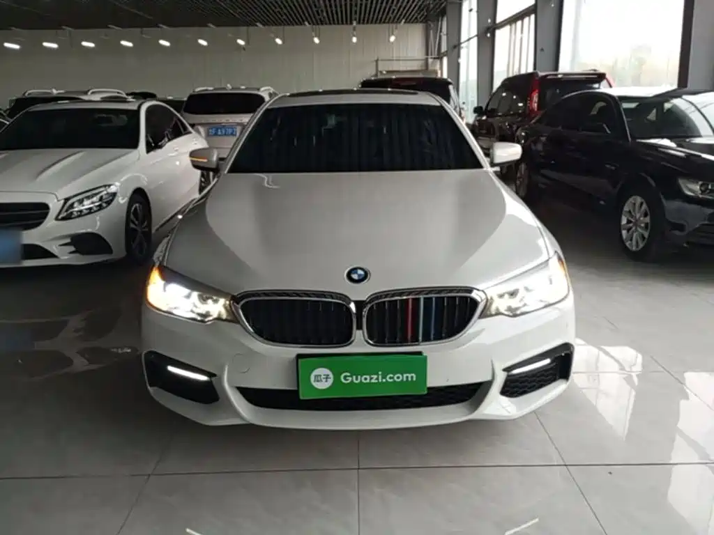 BMW 5 Series — миниатюра 3