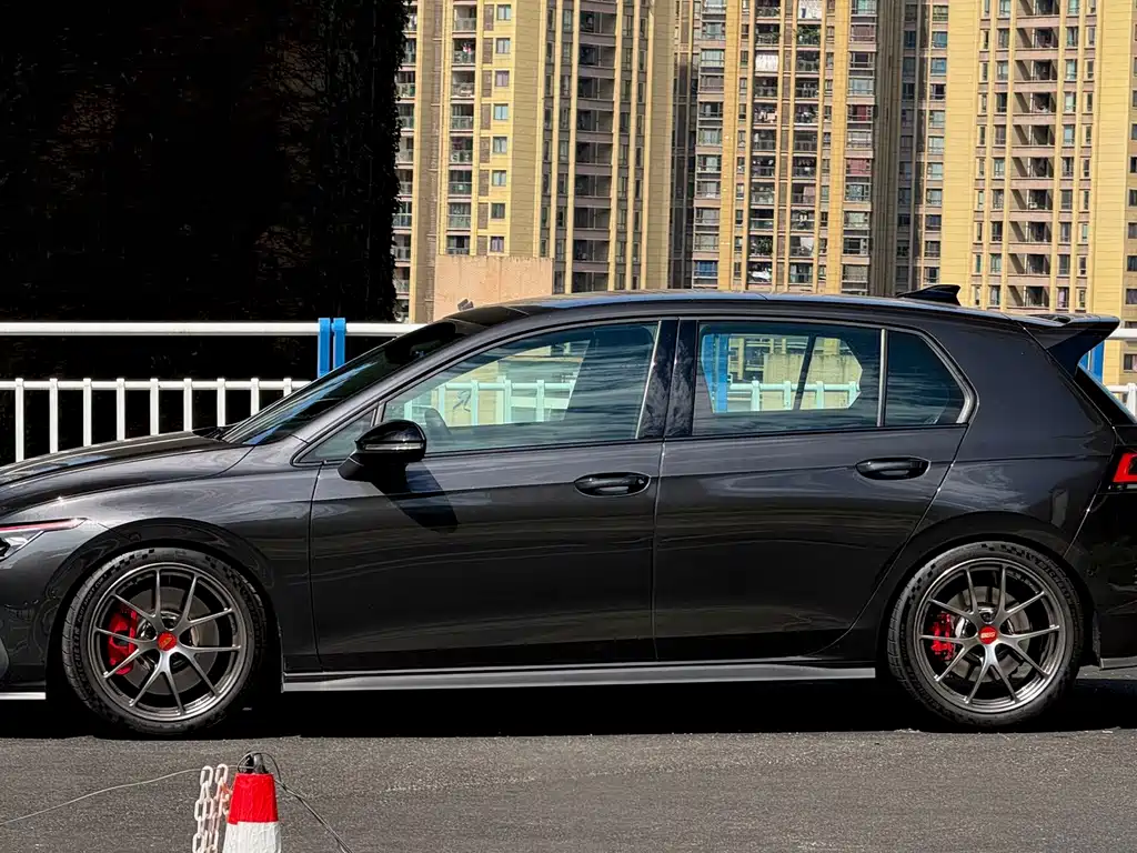 Volkswagen Golf GTI — миниатюра 3
