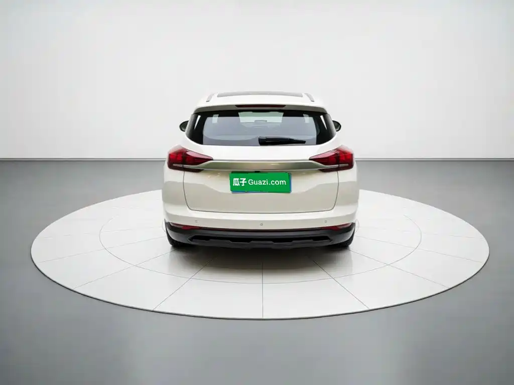 BAIC X3 — миниатюра 3