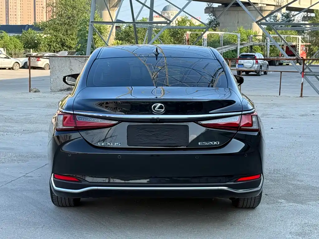 Lexus ES — миниатюра 6