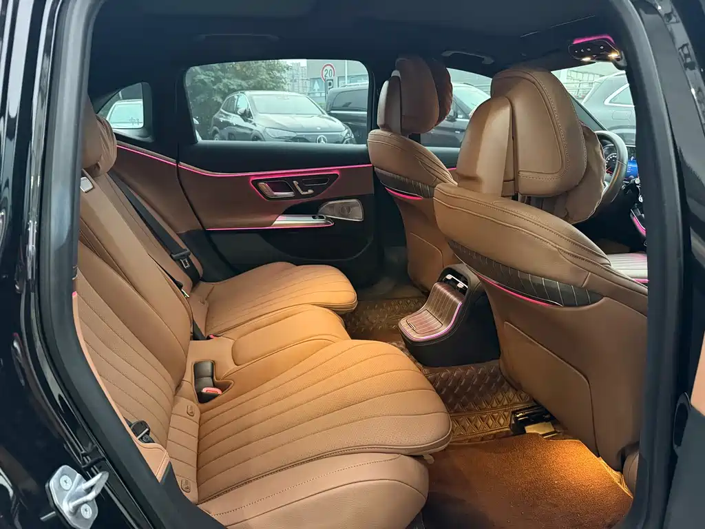 Mercedes-Benz E-Class — миниатюра 20