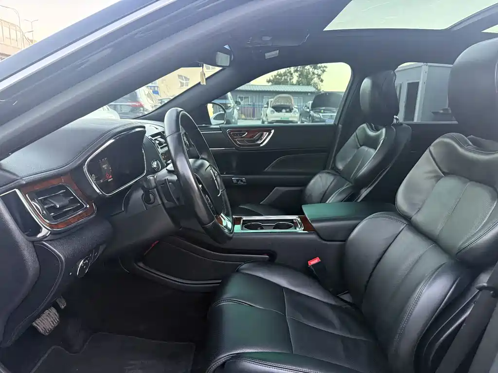Lincoln Continental — миниатюра 6