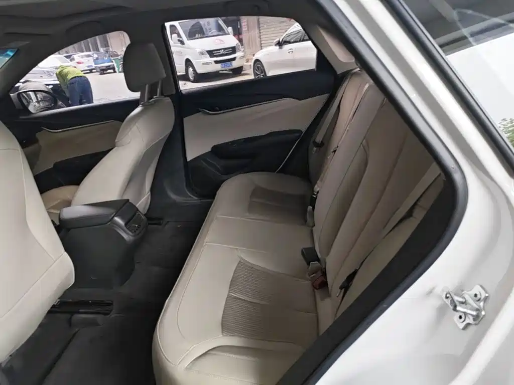 Buick Excelle — миниатюра 17