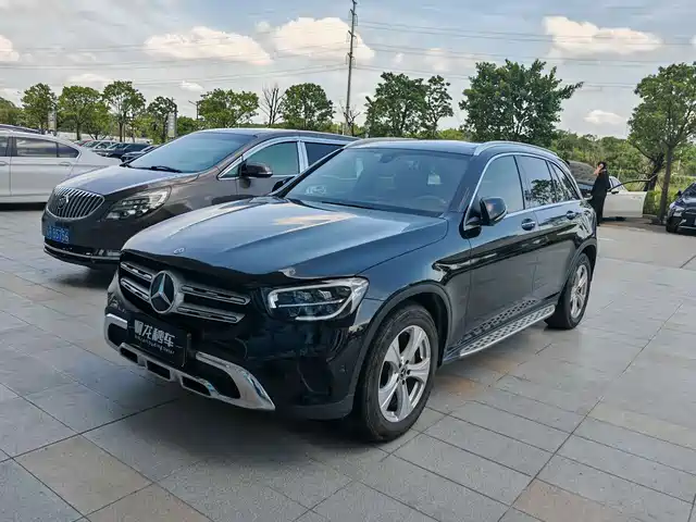 MERCEDES-BENZ  GLC
