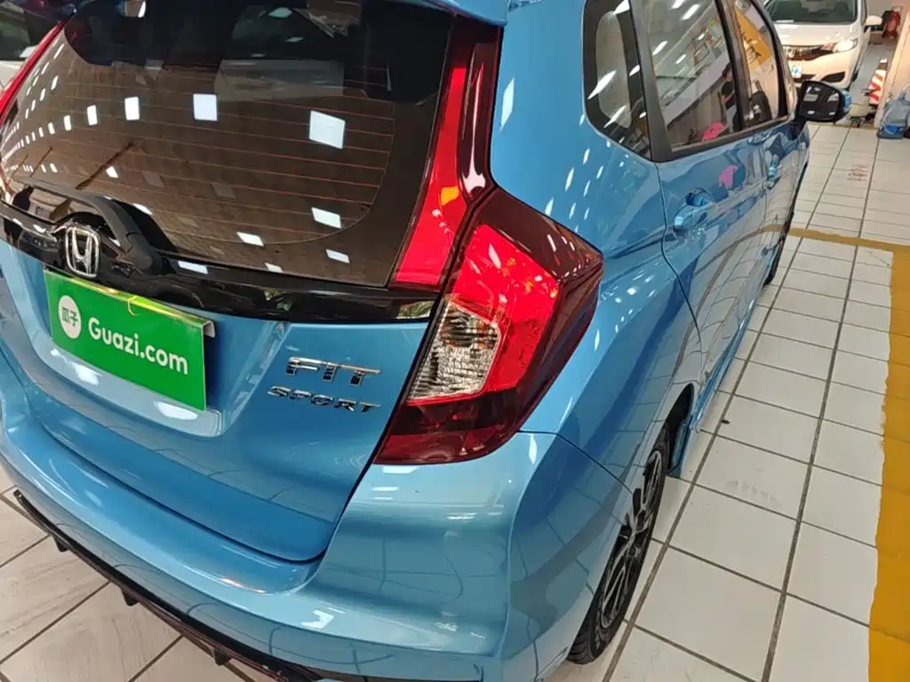 Honda Fit — миниатюра 8