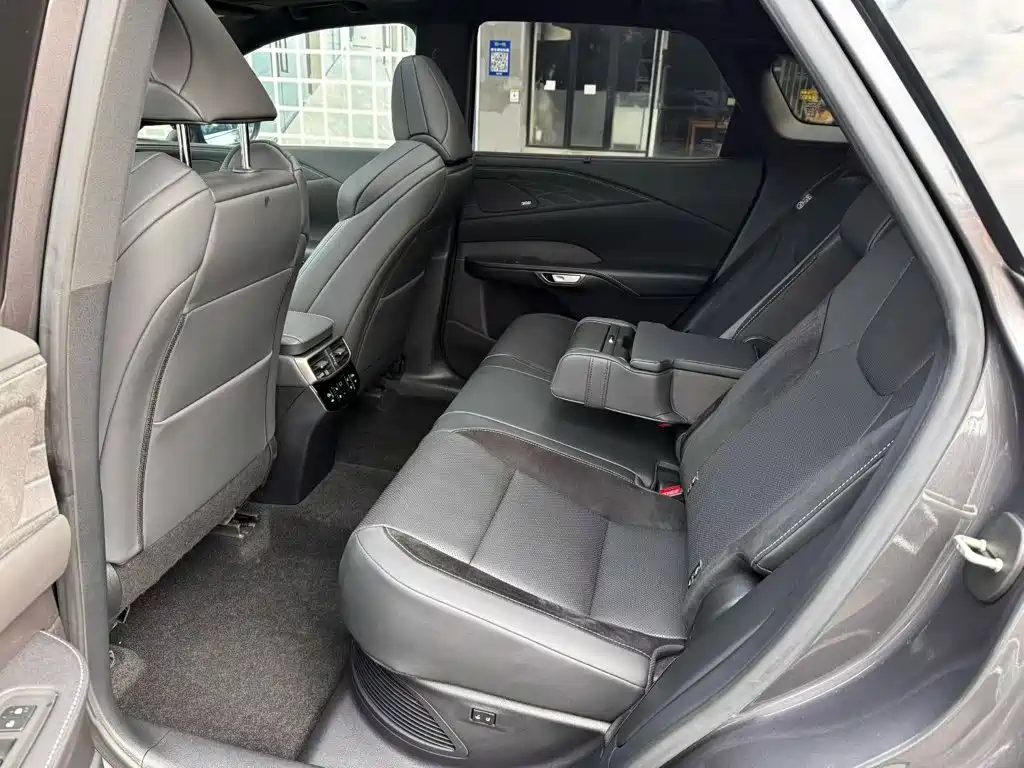 Lexus RX — миниатюра 5