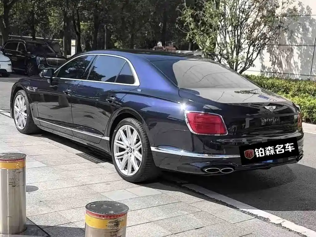 Bentley Flying Spur — миниатюра 2