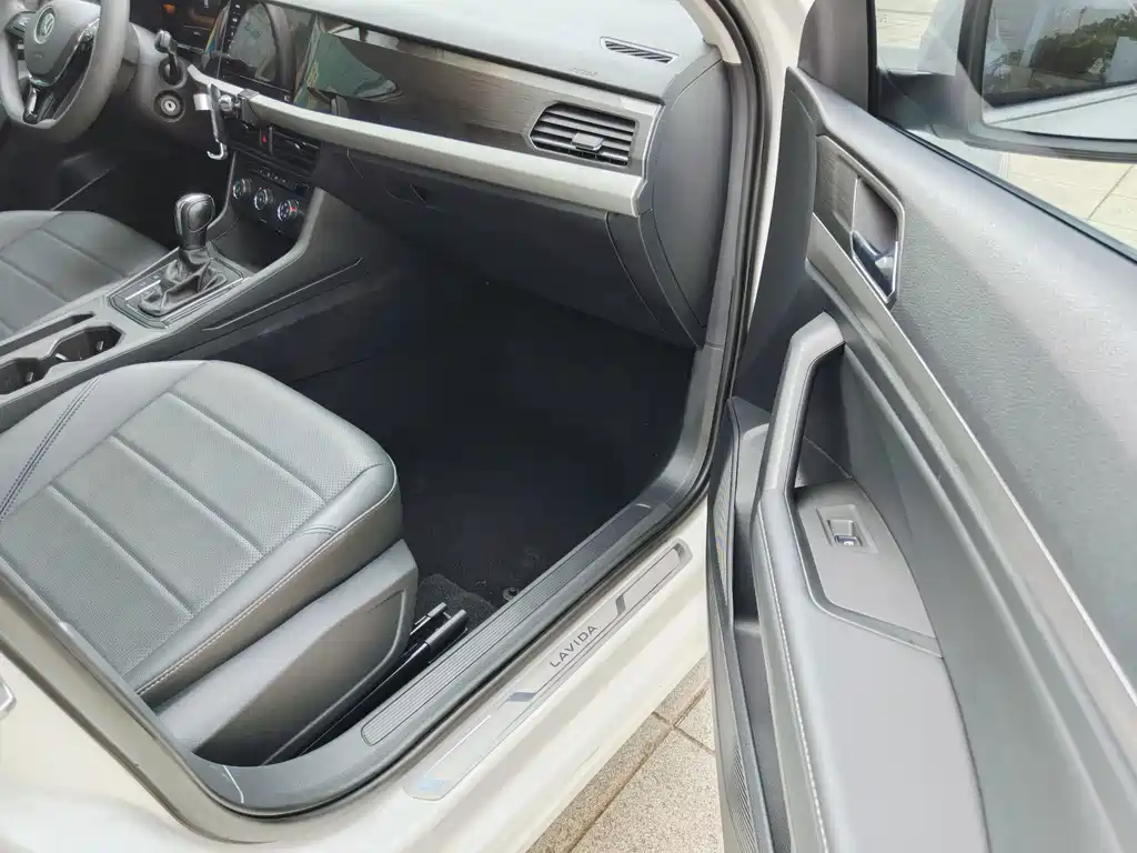 Volkswagen Lavida — миниатюра 15