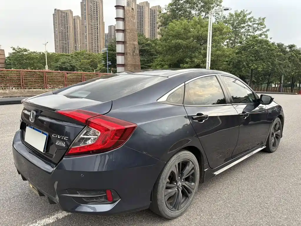 Honda Civic — миниатюра 4