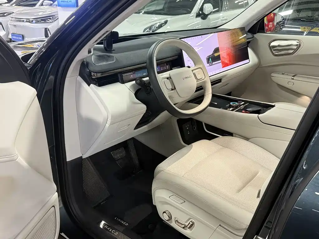Lynk & Co 900 — миниатюра 4