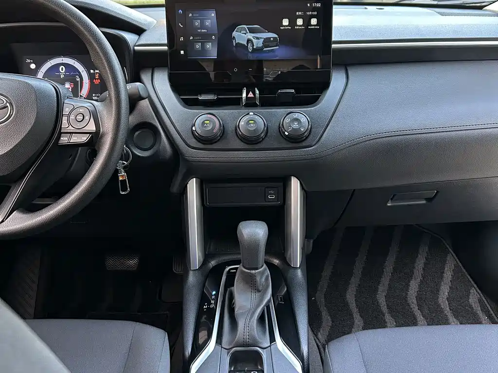 Toyota Corolla Cross — миниатюра 13