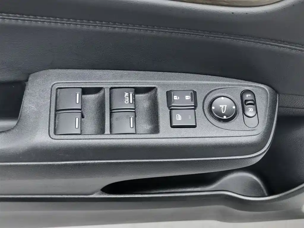 Honda Jade 2017 1.8L AT Comfort 5 мест