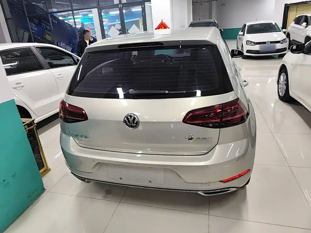 Volkswagen Golf — миниатюра 6