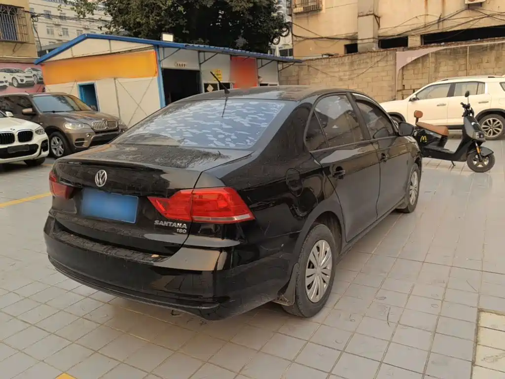 Volkswagen Santana — миниатюра 7