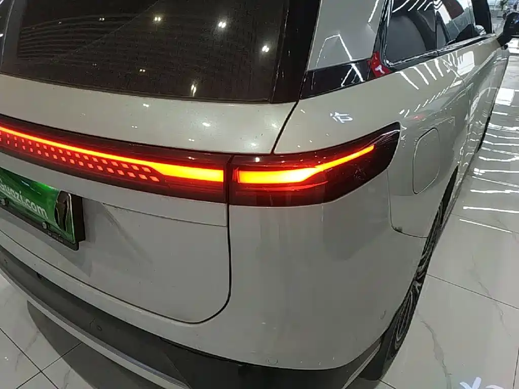 XPeng G9 — миниатюра 8
