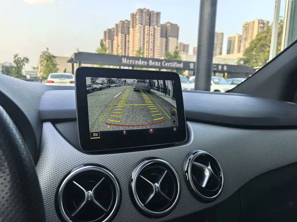 Mercedes-Benz B-Class — миниатюра 8