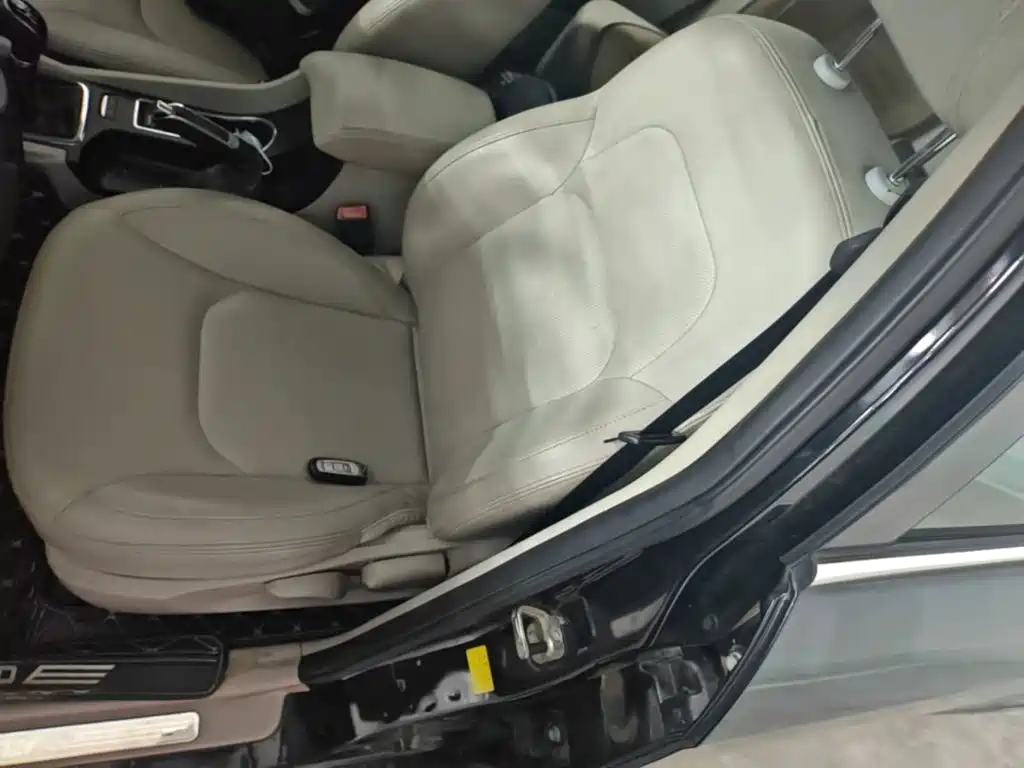 Geely Emgrand — миниатюра 15