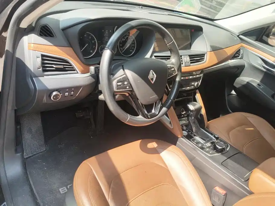 Borgward BX7 — миниатюра 12