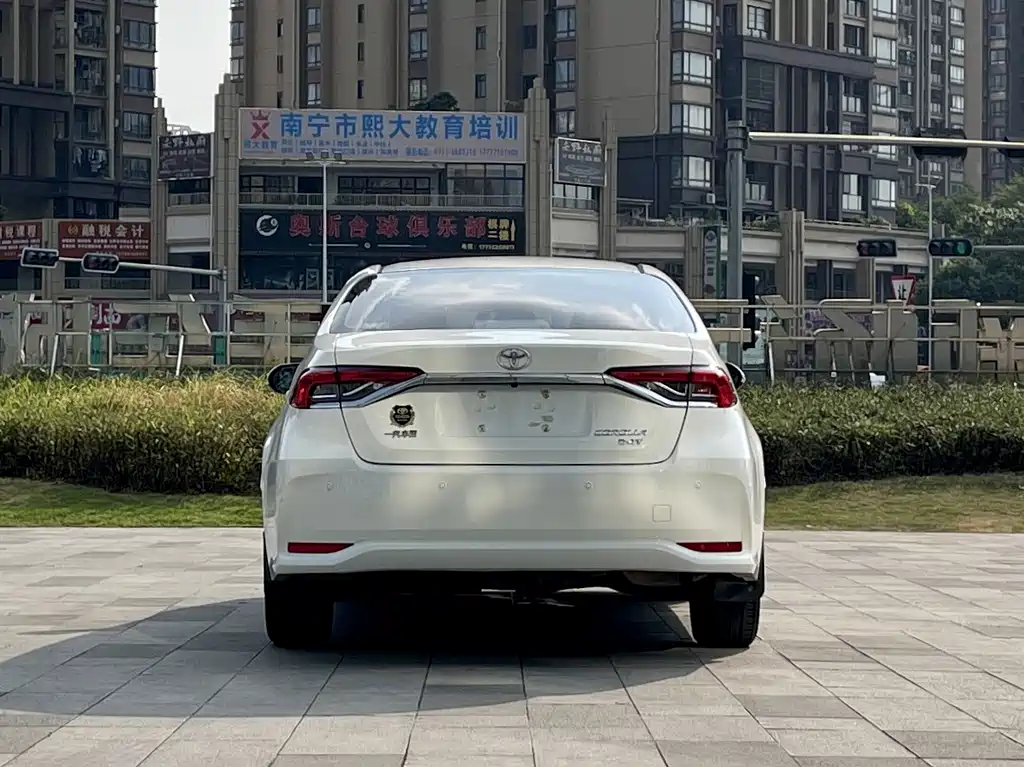 Toyota Corolla — миниатюра 6