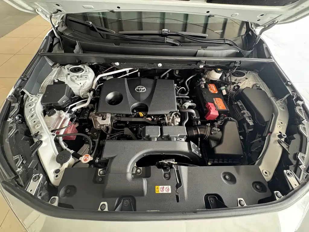 Toyota RAV4 — миниатюра 9