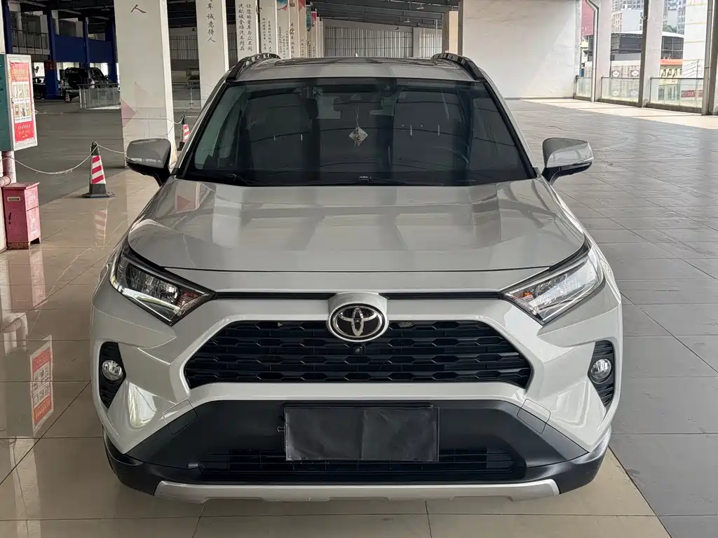Toyota RAV4 — миниатюра 2
