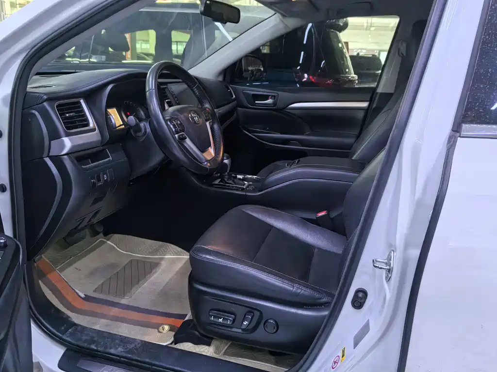 Toyota Highlander — миниатюра 6