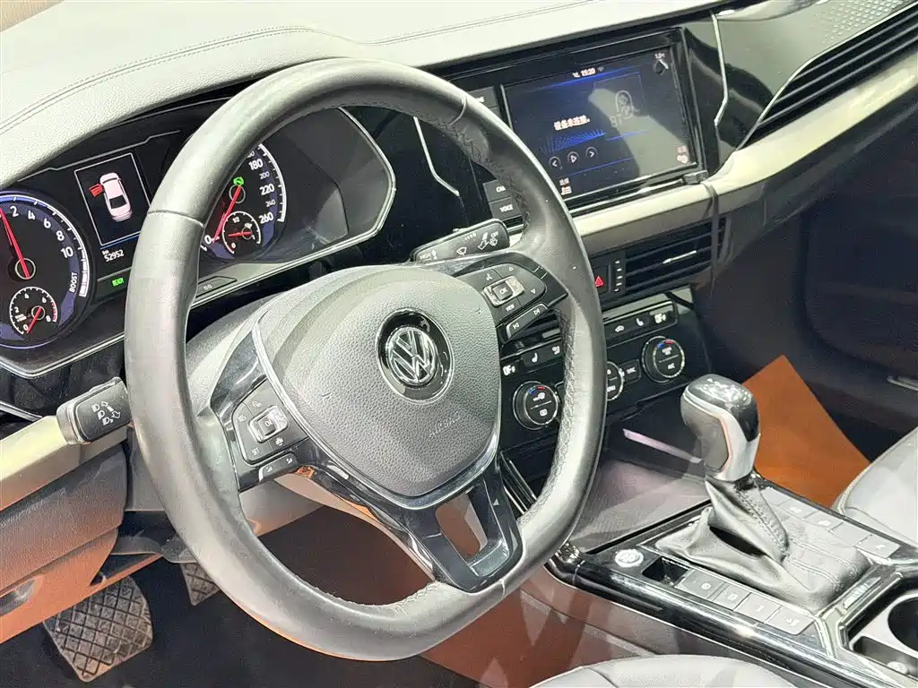 VOLKSWAGEN PASSAT NEW ENERGY