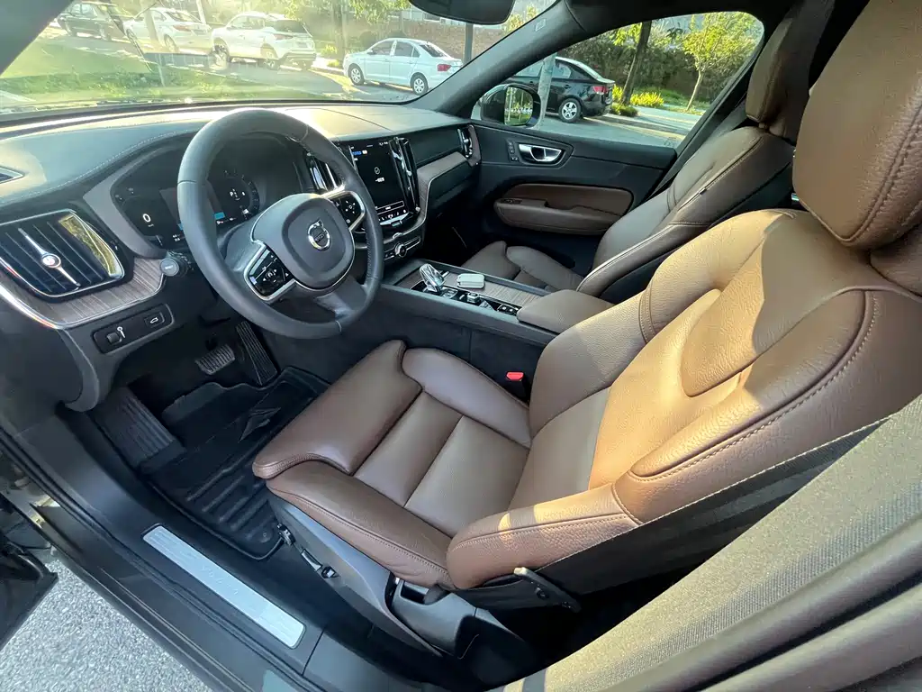 Volvo XC60 — миниатюра 11