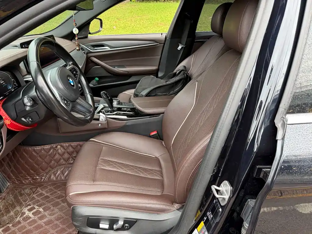 BMW 5 Series New Energy — миниатюра 8