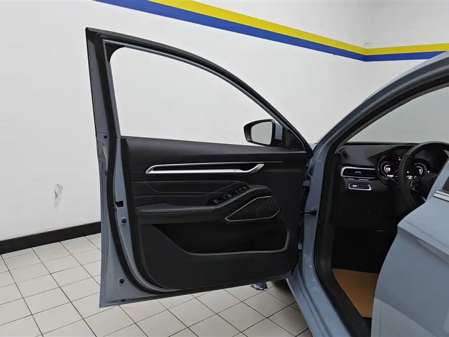 Geely Emgrand 2023 4 Champion 1.5L CVT Luxury