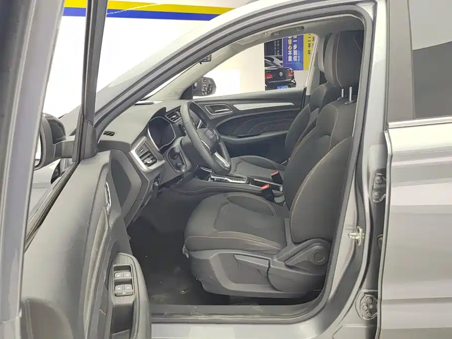 Roewe RX3 — миниатюра 9