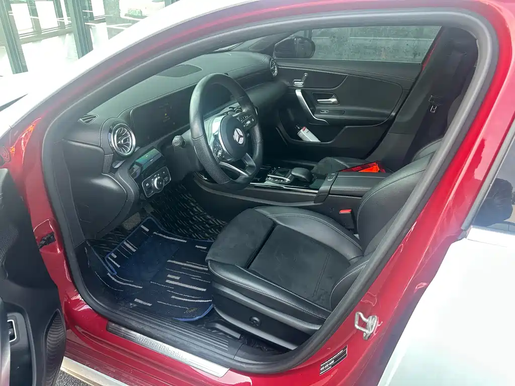 Mercedes-Benz A-Class — миниатюра 3