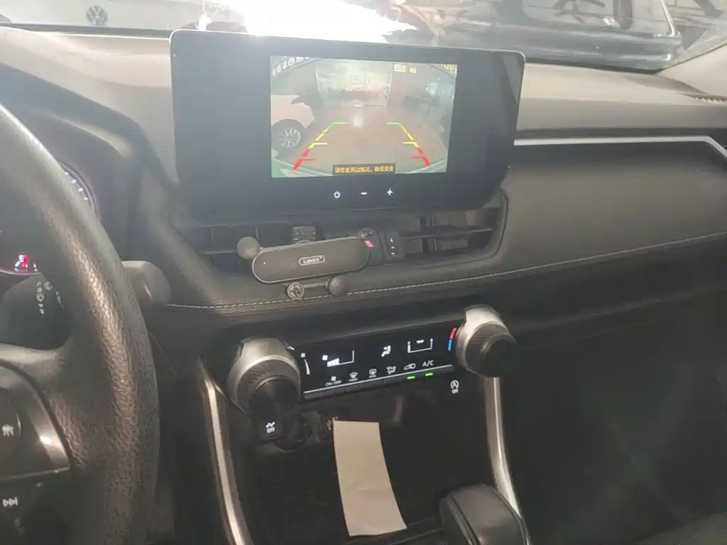 Toyota RAV4 — миниатюра 13