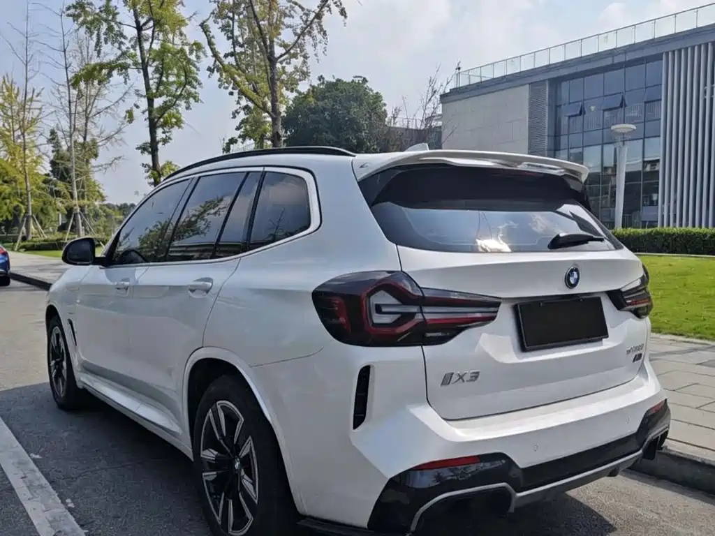 BMW iX3 — миниатюра 7