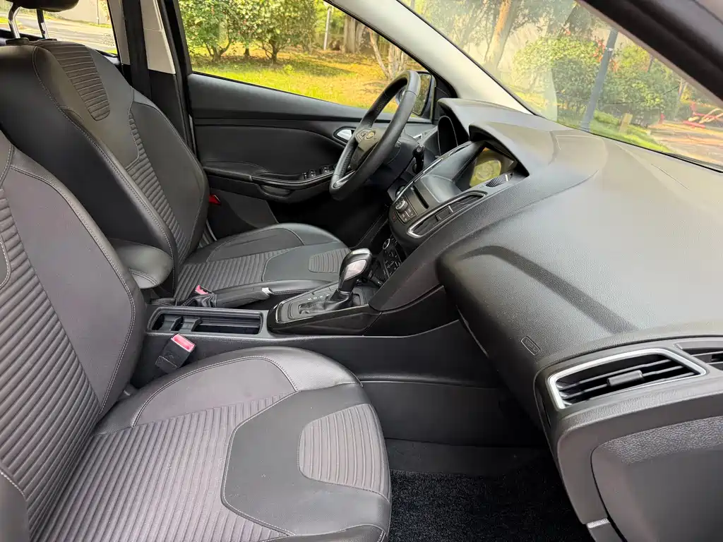 Ford Focus — миниатюра 10
