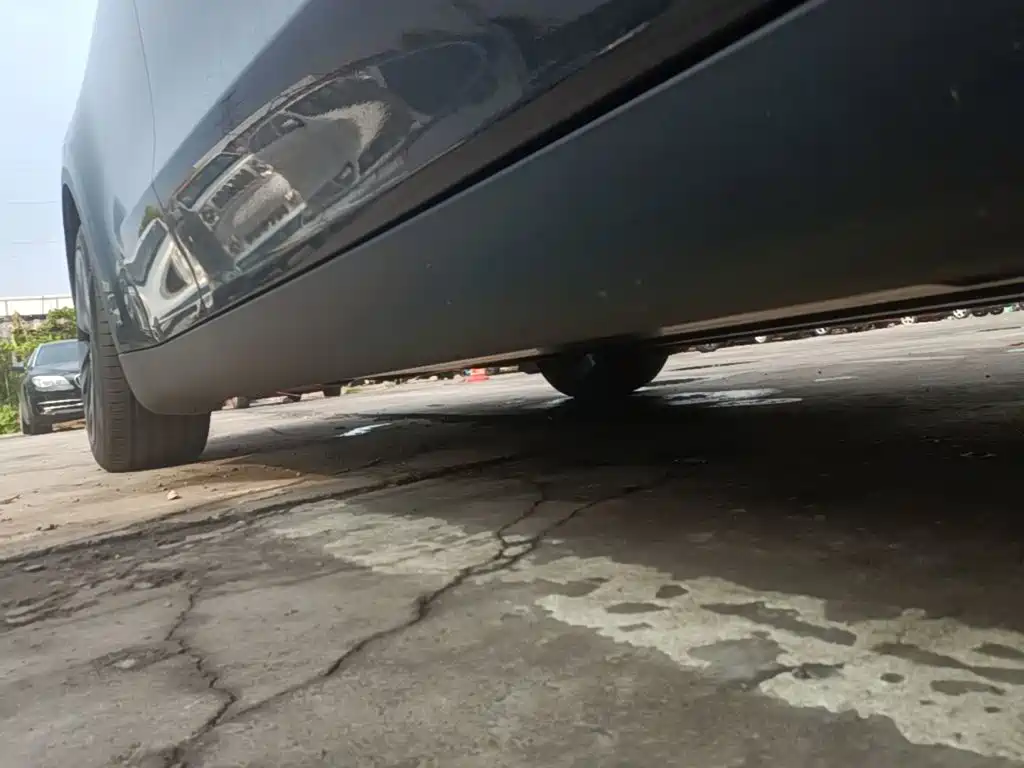 Tesla Model Y — миниатюра 21
