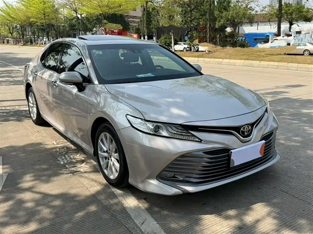 TOYOTA CAMRY