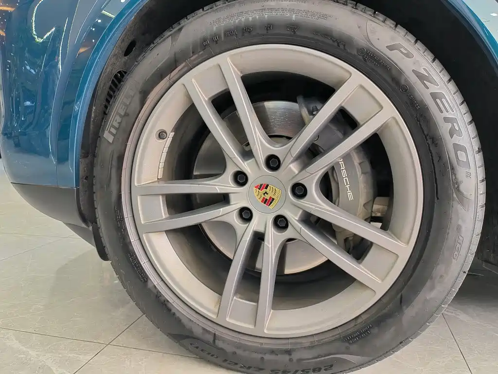 Porsche Cayenne — миниатюра 18