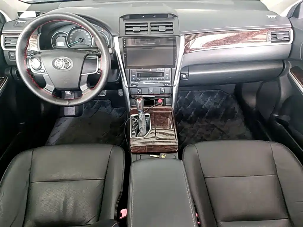 Toyota Camry — миниатюра 10