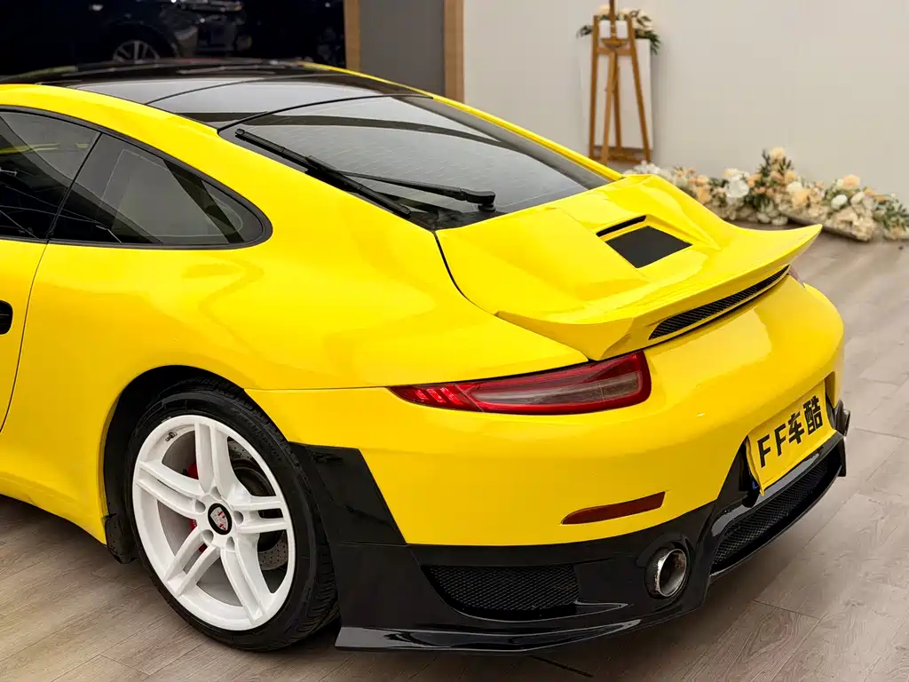 Porsche 911 2015 Carrera 3.4L Style Edition