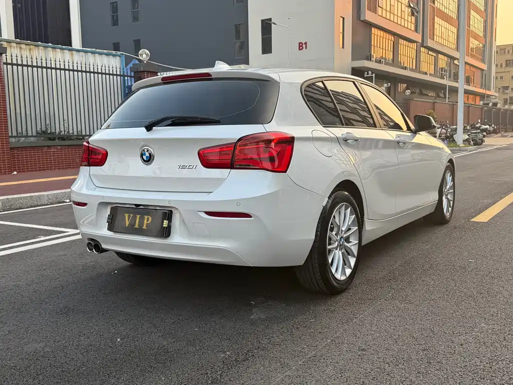 BMW 1 Series (Import) — миниатюра 4