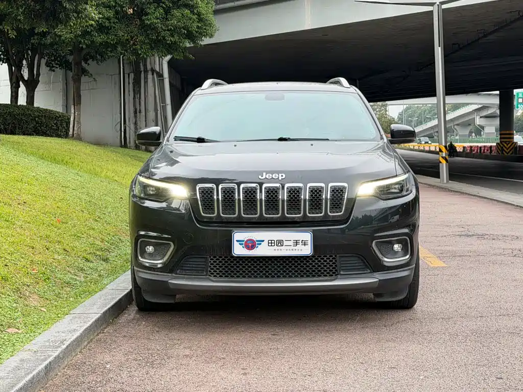 Jeep Cherokee — миниатюра 2