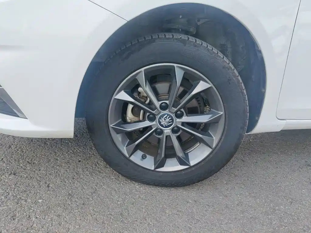 BYD Qin — миниатюра 23