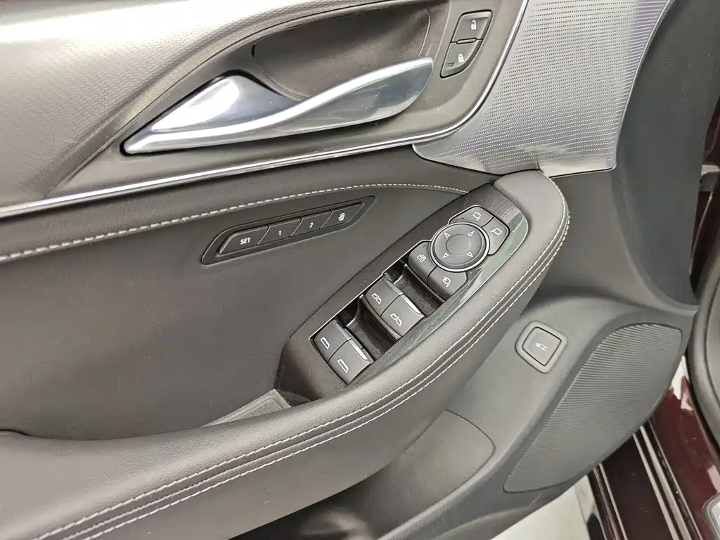 Cadillac CT5 — миниатюра 17