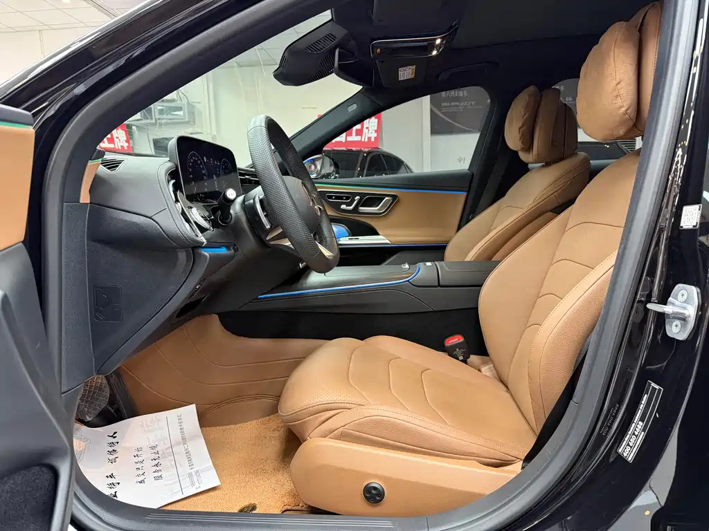 Mercedes-Benz E-Class — миниатюра 5