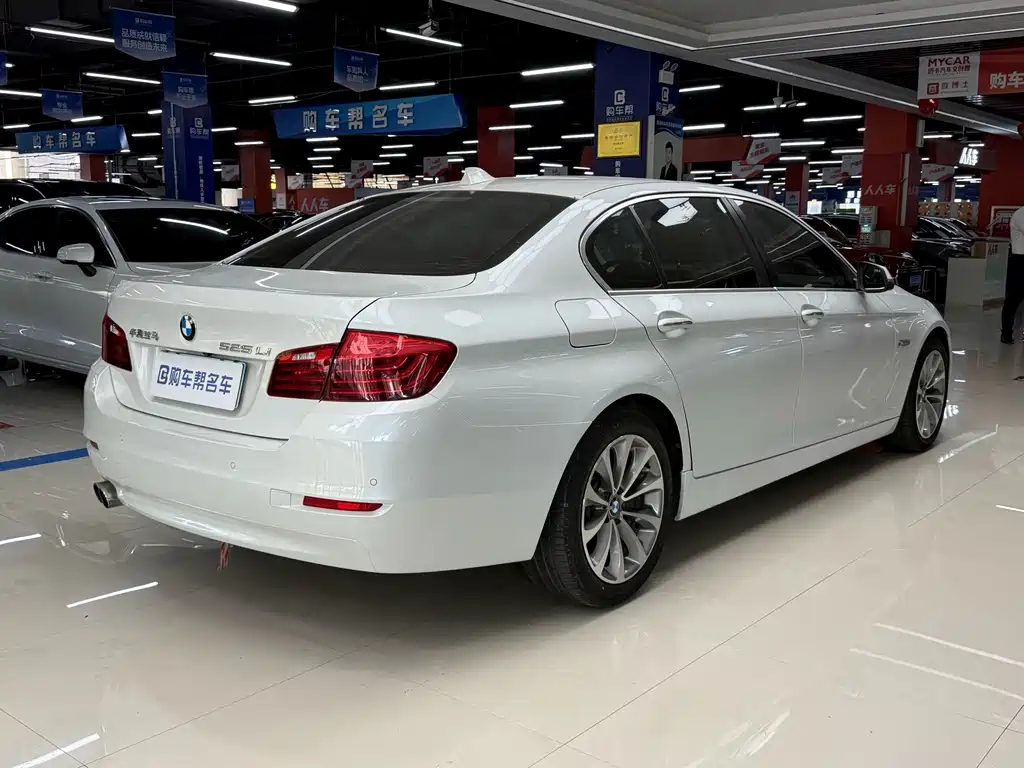 BMW 5 Series — миниатюра 13