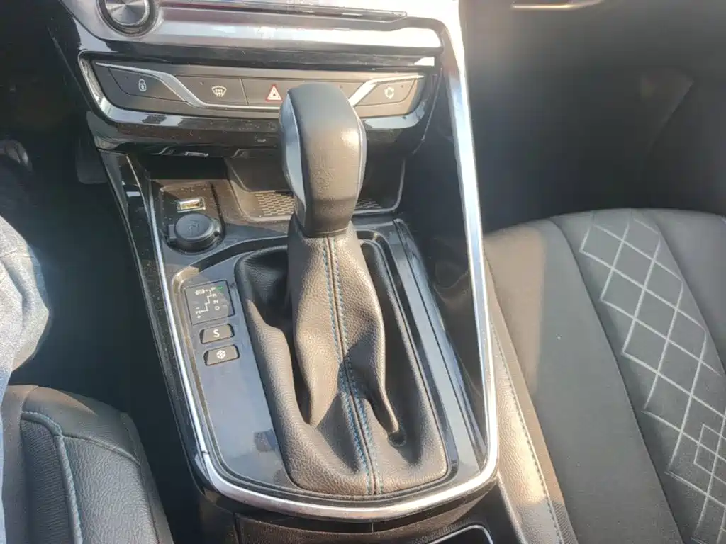 Peugeot 308 — миниатюра 14